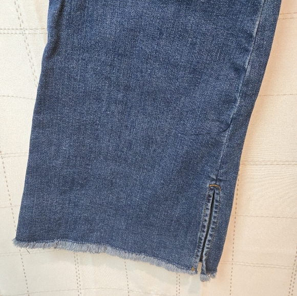 Lee Flare Jean - Picture 2 of 6